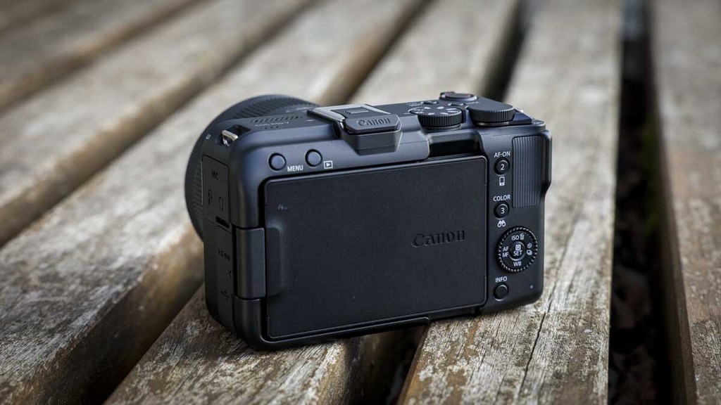 характеристики Canon EOS R50 V Kit 14-30 IS STM PZ